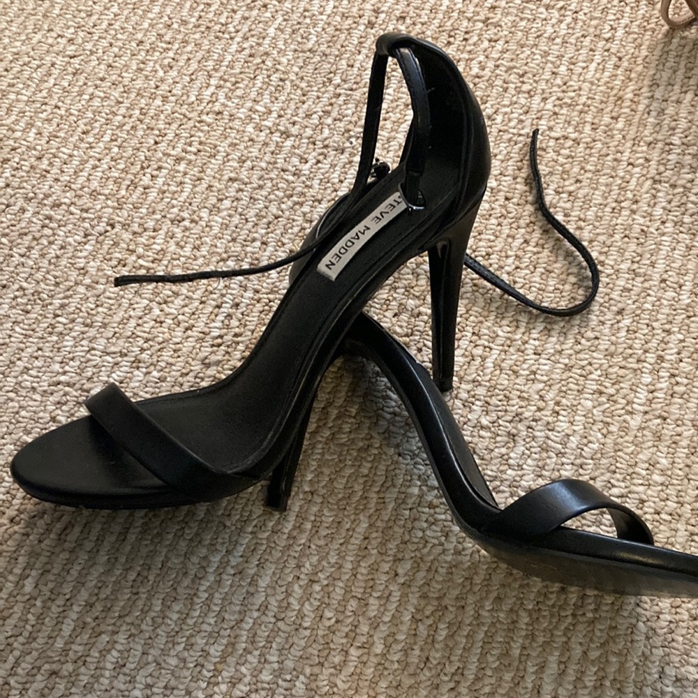 Steve Madden Sandal!